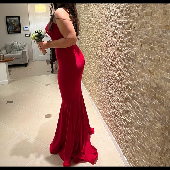 Stunning La Femme Strapless Bustier Mermaid Gown - Picture 7 of 14